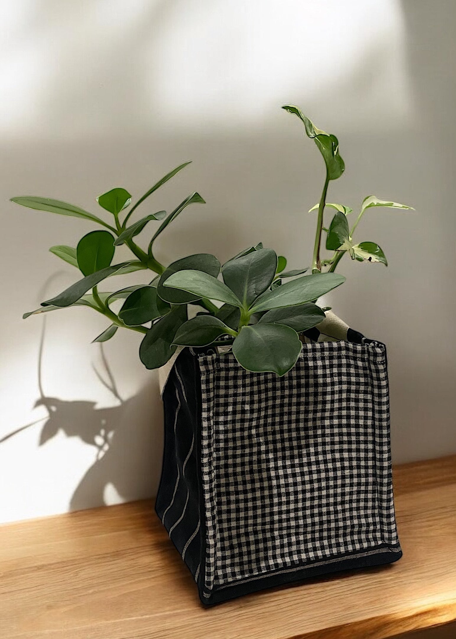 Black + White Hamper
